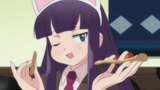loli eating pizza