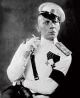 russian-white-officer-count-wladislaw-sergius-karamzin-foolish-wives-1922-erich-von-stroheim-actor-foolish-wives-pulp-dieselpunk-weird-war-2