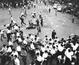 1960_Protests_against_the_United_States-Japan_Security_Treaty_03