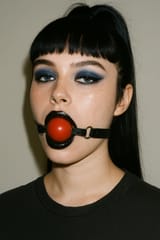 20250609_2210_Y2K Fashion Glamor_simple_compose_01jxb4z915e2ftanhn4m2pswkj