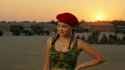 Hailuo_Video_The actress Hailee Steinfeld, _398477909157859336_thumb.jpg