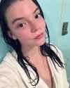 Hailuo_Video_A_woman_taking_a_pov_selfie_w_400440274460446723_thumb.jpg