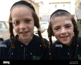 jewish-ultra-orthodox-boys-in-mea-shearim-neighborhood-in-jerusalem-israel-2FKTABJ