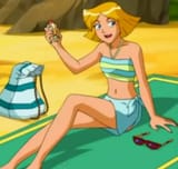 totally_spies_clover_beach_by_soloik_d7by3bf-pre