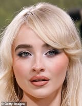 88215891-13714351-Sabrina_Carpenter_pictured_in_May_2024_in_New_York_City_where_sh-a-1_1722961507450