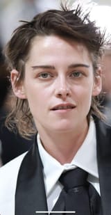 kristen-stewart-at-the-met-gala-last-night-v0-ixep0hn2wgxa1