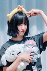 250523-SOOIN-at-Fansign-Event-documents-6