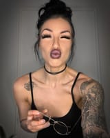 (4)