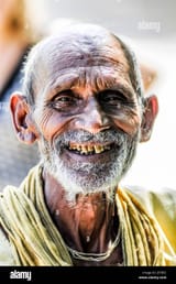 khajuraho-india-september-17-2010-old-indian-man-face-smiling-and-J5TBCE