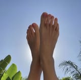Milo-Moiré-Feet-5563077