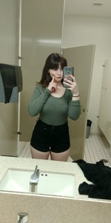 225