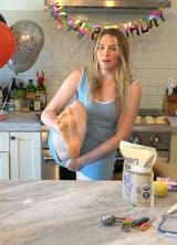 QTCinderella-Feet-8056636