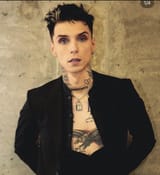 andy-biersack-of-black-veil-brides-v0-iuiyenwojrta1