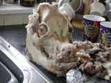 1275px-Boiled_pig_head