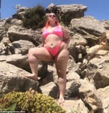 32403542-8665671-Hitting_back_Jonathan_Ross_daughter_Honey_slammed_fatphobic_peop-a-6_1598436261399