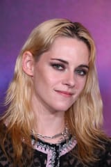 2025kristen-stewart-at-the-premiere-of-love-me-in-los-angeles-v0-uuahyuv5oxfe1