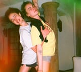 starting off the day right with our queen @caradelevingne and her dear friend margaret qualley. #caradelevingne #margaretqualley #delevingner (1)