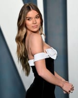 Hailee is so fvcking hot.