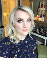 evanna-lynch-macht-ein-selfie-2