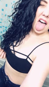 Snapchat-605744565