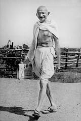 mohandas-gandhi-hindu-nationalist-and-spiritual-leader-photographed-at-the-sevagram-ashram