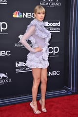 Taylor-Swift-Feet-4173928