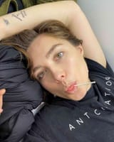 florence-pugh-3-800964c8c91a4c389b0a2379e86c7293