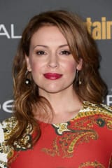 Red-lips-brunette-waves-Alyssa-Milano-Entertainment