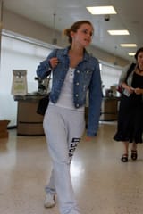 Emma-Watson-At-Waitrose-in-Finchley-with-Jay-Barrymore-07-15-09-HQ-emma-watson-8626933-1707-2560