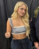 mckenna-looking-beautiful-v0-p01jpaft1i8f1
