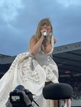what-do-you-like-the-most-taylors-boobs-face-thighs-butt-or-v0-t6fnfko8fjaf1