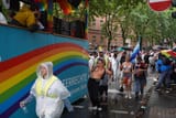 ColognePride 2025 Gümmibärchen in den Schritt-min