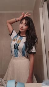 FnjxdIOaAAg80Mz