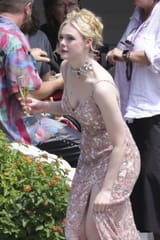 elle-fanning-on-the-set-of-margo-s-got-money-troubles-at-graceland-wedding-chapel-in-las-vegas-06-05-2025-9