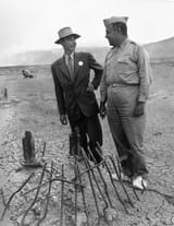 Trinity_Test_-_Oppenheimer_and_Groves_at_Ground_Zero_002