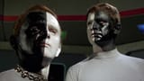 aliens-in-black-and-white-faces-1645568485-1513534275