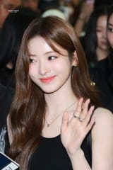 250704-ANNA-AT-ICN-AIRPORT-documents-3