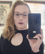 makeup-practice-for-upcoming-date-v0-cuhdt7mqu25e1