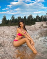 Yana (58)