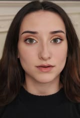 LizzyBro_AbbyAI_stare