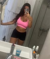 5646854
