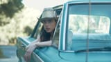 VS--YouTube-FallIntoStepWithMargaretQualley-0’51”