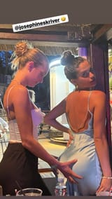 sara squeeze butt friend