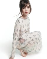 lily_collins_adoarble_dress_cute_feet_brown_eyes