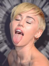 miley-cyrus-v0-e19l12pq780a1