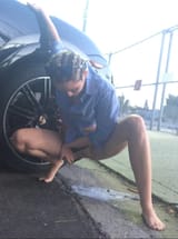 Miley piss