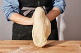 how-to-stretch-pizza-dough