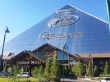bass-pro-shop-pyramid