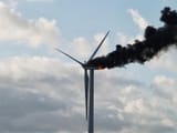 engineers-burning-wind-turbine-holland