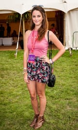 kaya-scodelario-at-v-festival-in-chelmsford-august-2014_3
